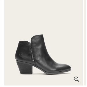 Frye Judith Zip Booties - black